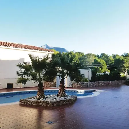 3 Bedroom Awesome In Holiday home *