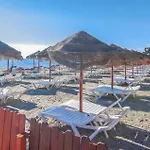 3 Bedroom Awesome In Dom wakacyjny Nerja
