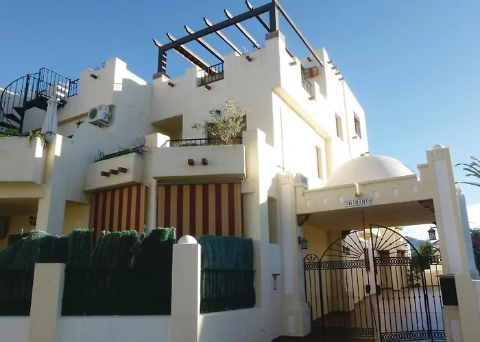 3 Bedroom Awesome In Dom wakacyjny Nerja